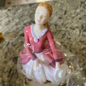 Royal Doulton Pretty Lady Mini figurine